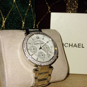 MICHAEL KORS (MK) SILVER WATCH!